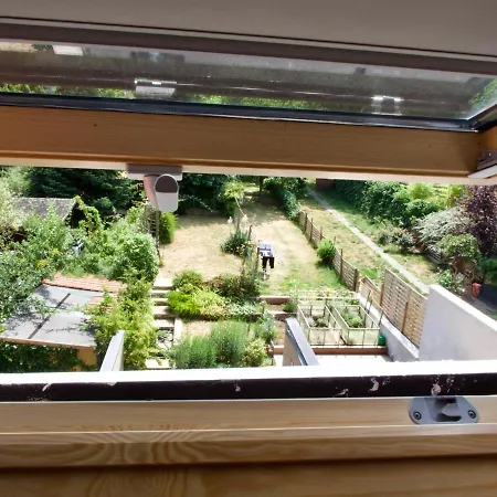 Jolie Maison Dans Ecrin De Verdure A Bruxelles-3